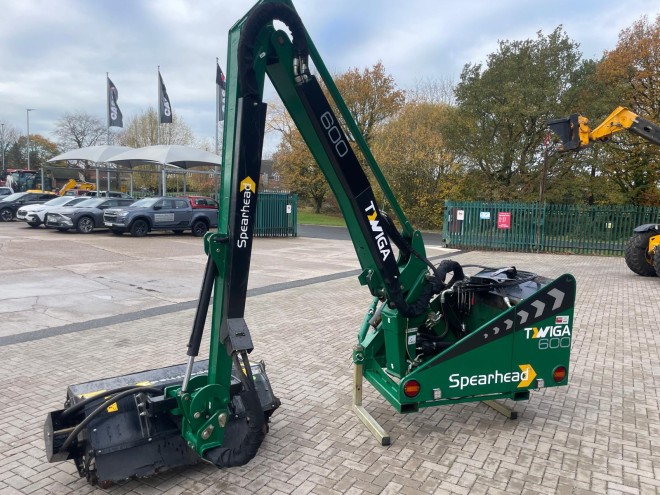 Spearhead Twiga 600  C/W 1.2M head and road lights