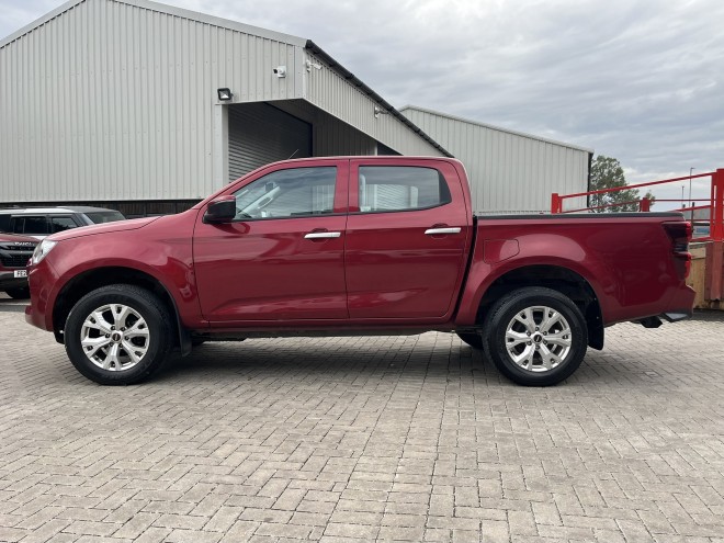 Isuzu D-Max DL20 Double cab Spinel Red