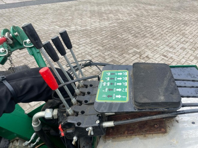 Spearhead Twiga 600  C/W 1.2M head and road lights