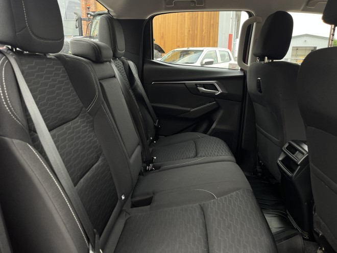 Isuzu D-Max DL20 Double cab Spinel Red