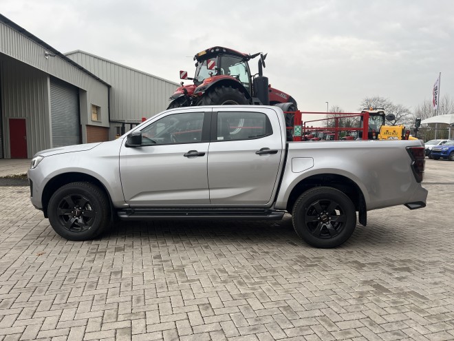 Isuzu D-Max V-Cross Auto Mercury Silver
