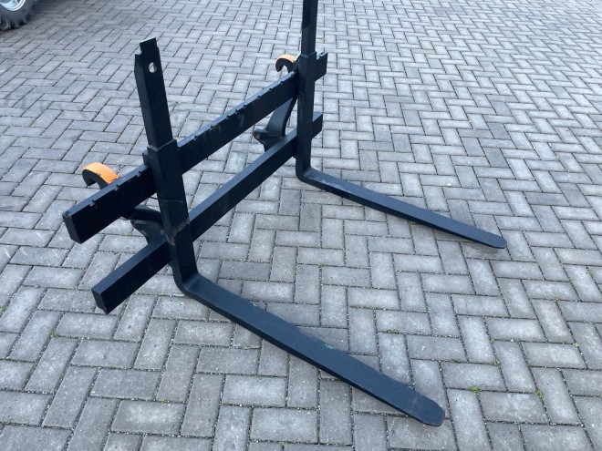 Quicke Euro 8 pallet tines