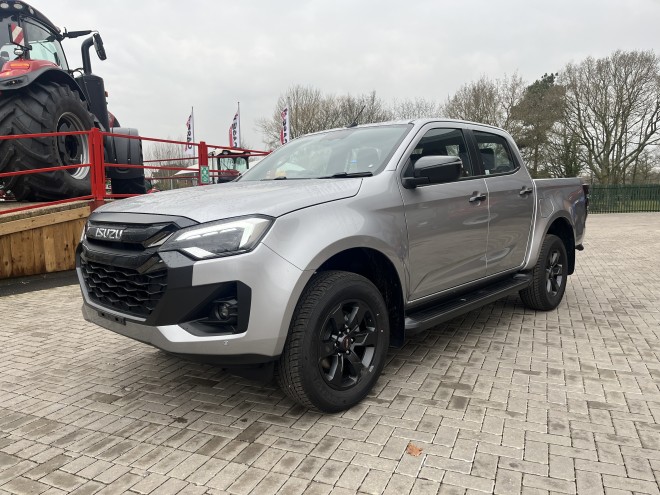 Isuzu D-Max V-Cross Auto Mercury Silver