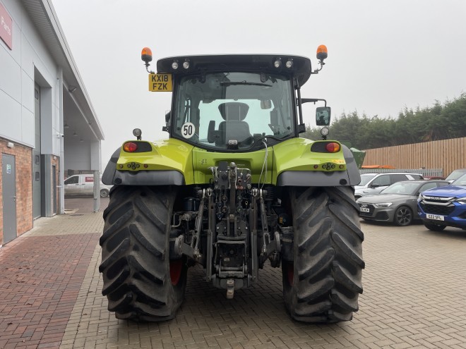 Claas Arion 610 C/W Front linkage