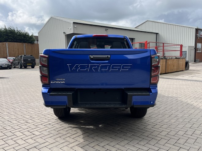 Isuzu D-MAX V-Cross Automatic Biarritz Blue