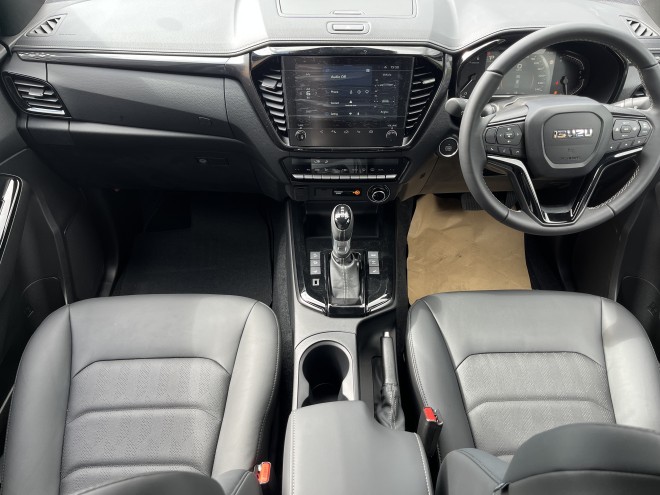 Isuzu D-MAX V-Cross Automatic Biarritz Blue