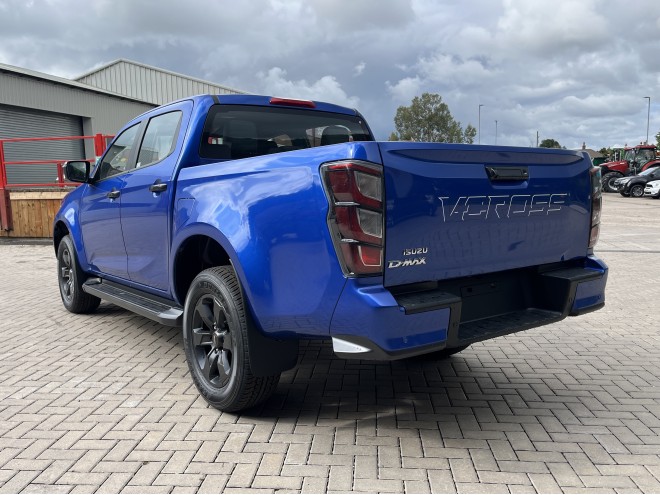 Isuzu D-MAX V-Cross Automatic Biarritz Blue