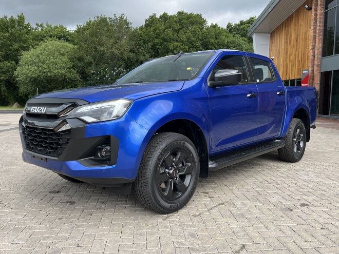 Isuzu D-MAX V-Cross Automatic Biarritz Blue