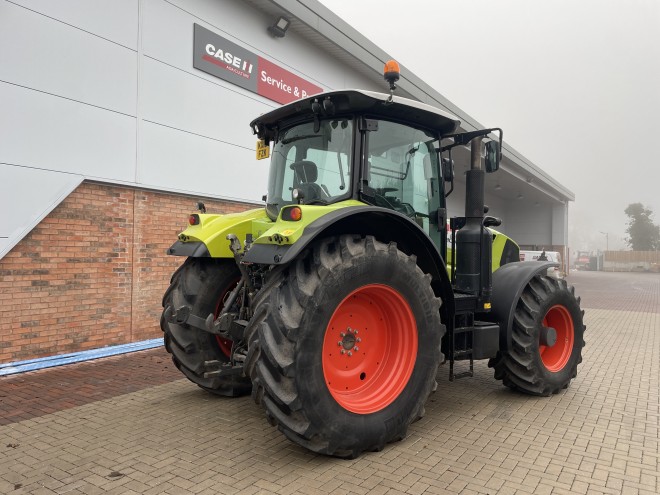 Claas Arion 610 C/W Front linkage