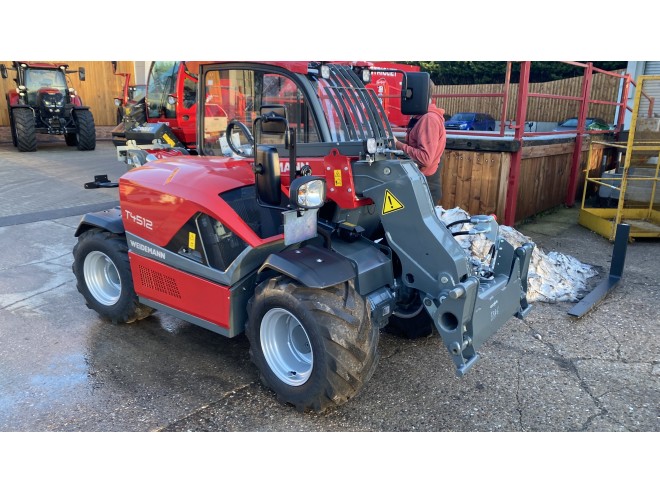 Weidemann 4512 T Premium with Euro headstock pallet tines