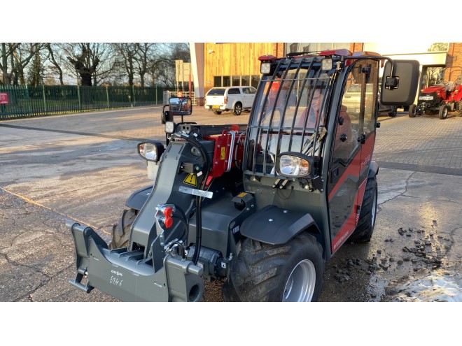 Weidemann 4512 T Premium with Euro headstock pallet tines