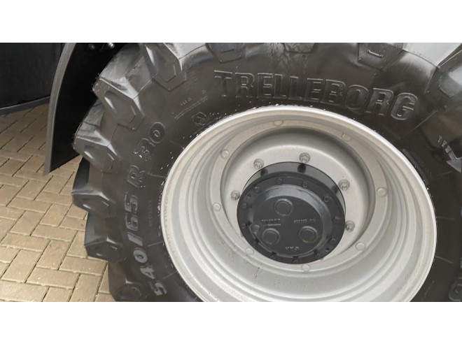 Case IH Puma 175 CVX Front Linkage Accuguide Ready