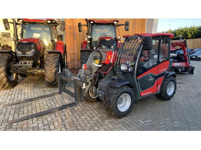 Weidemann 4512 T Premium with Euro headstock pallet tines
