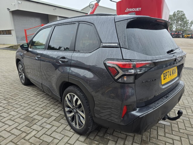 Subaru Forester 2.0i e-Boxer Touring 5dr Lineartronic