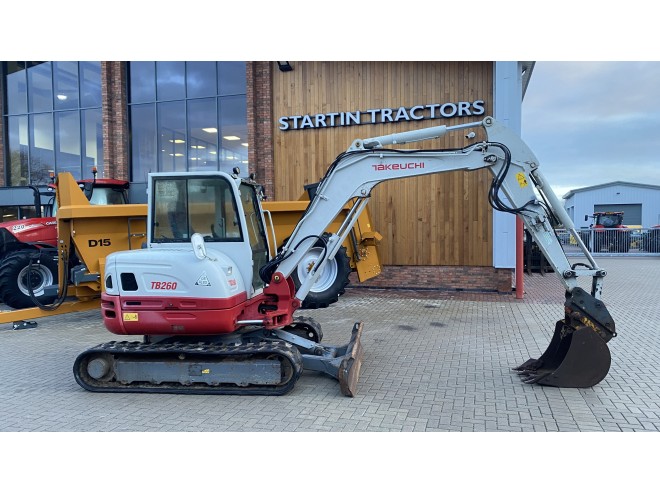 Takeuchi TB260 C/W Blade, Hammer line Quick hitch 2' bucket