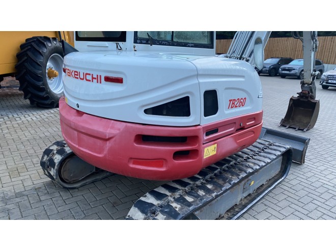 Takeuchi TB260 C/W Blade, Hammer line Quick hitch 2' bucket
