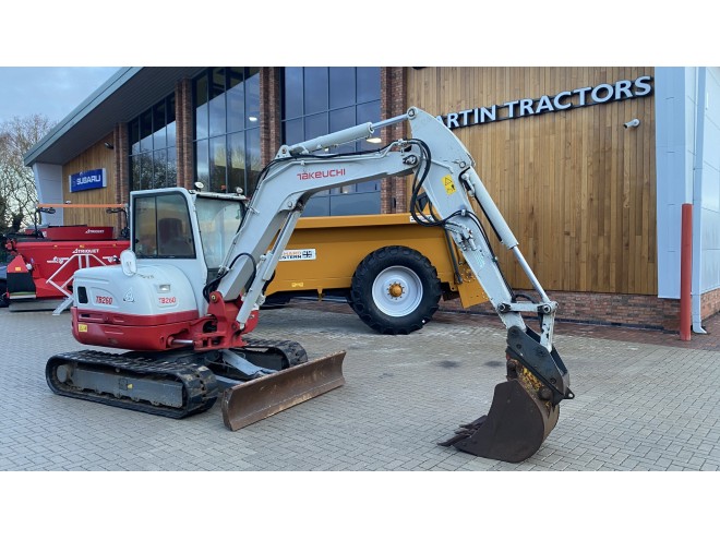 Takeuchi TB260 C/W Blade, Hammer line Quick hitch 2' bucket