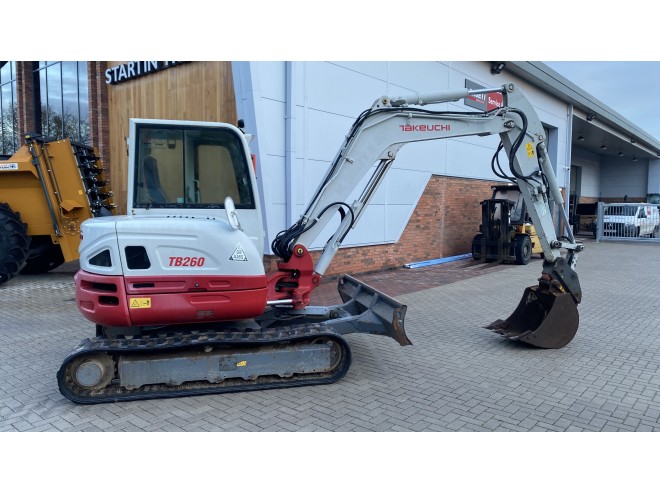 Takeuchi TB260 C/W Blade, Hammer line Quick hitch 2' bucket