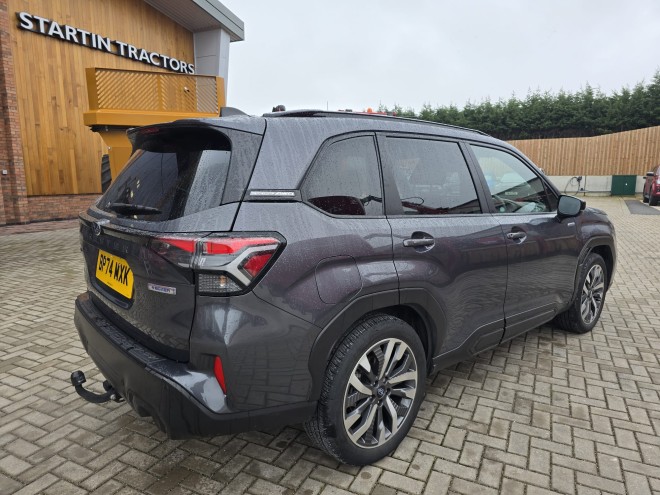 Subaru Forester 2.0i e-Boxer Touring 5dr Lineartronic