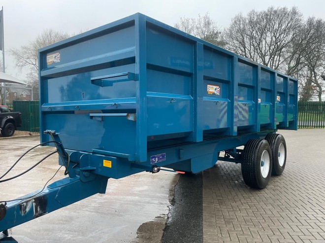 Warwick 14 Ton Grain trailer with grain chute