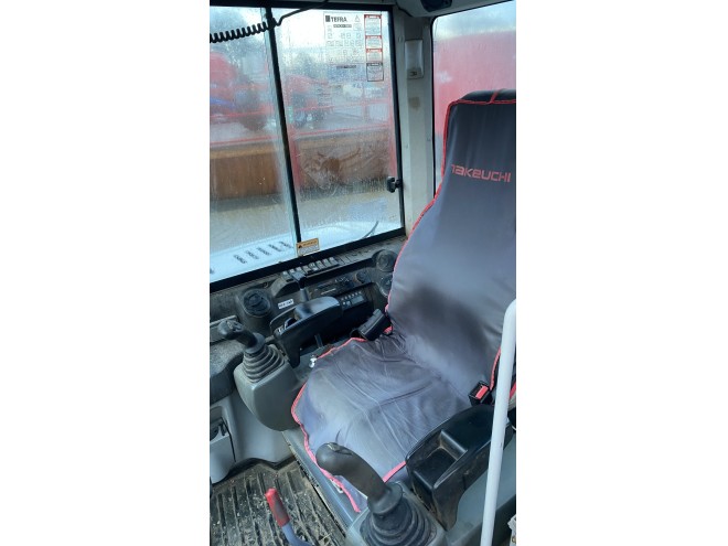 Takeuchi TB260 C/W Blade, Hammer line Quick hitch 2' bucket