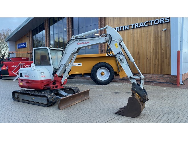 Takeuchi TB260 C/W Blade, Hammer line Quick hitch 2' bucket