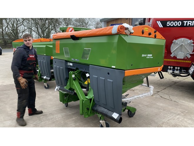 Amazone ZAV 2600 Profis Tronic V2 Disc Isobus with weigher Hopper cover and Parking wheels PTO Drive (OUT OF SEASON)