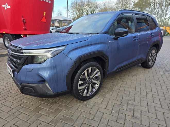 Subaru Forester 2.0i e-Boxer Touring 5dr Lineartronic