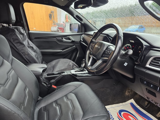 Isuzu DMAX V-Cross Auto