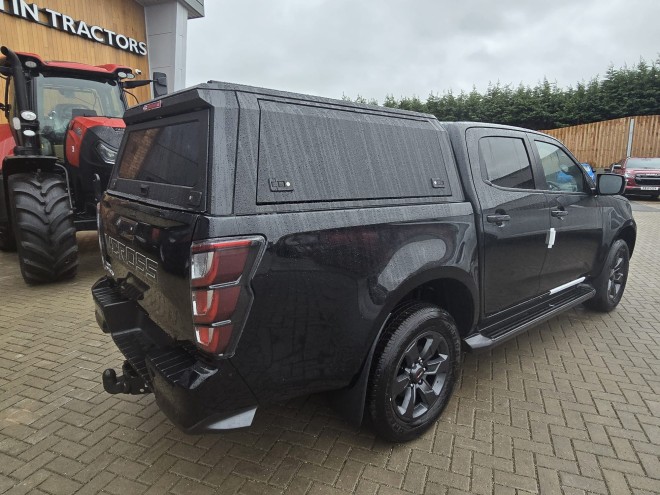 Isuzu D-MAX V-Cross Commercial Automatic