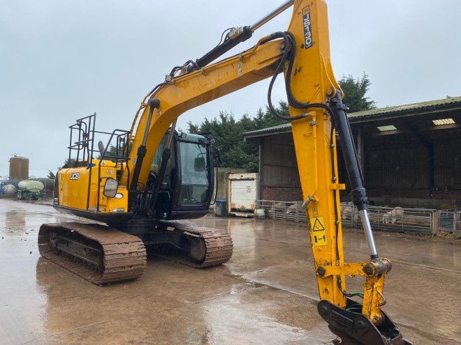 JCB JS130LC plus C/W Quickhitch & 2 Buckets