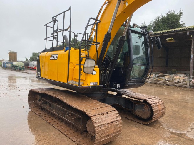 JCB JS130LC plus C/W Quickhitch & 2 Buckets