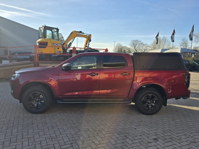 Isuzu D-Max V-Cross Commercial Automatic Spinel Red