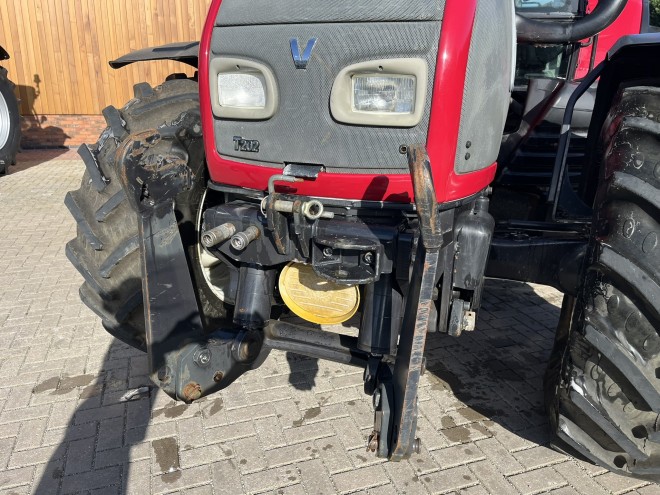 Valtra T202 Reverse drive C/W front linkage front PTO