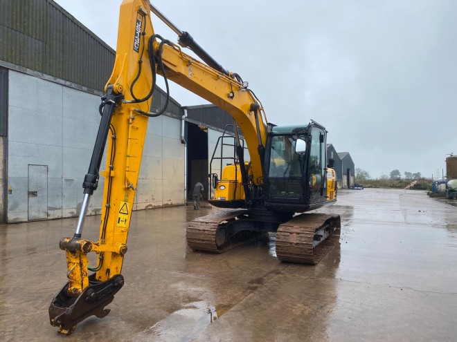 JCB JS130LC plus C/W Quickhitch & 2 Buckets