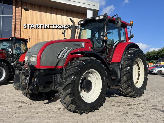 Valtra T202 Reverse drive C/W front linkage front PTO