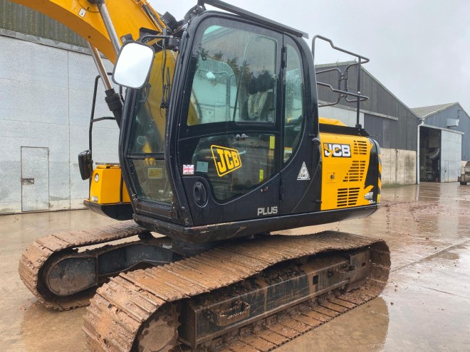 JCB JS130LC plus C/W Quickhitch & 2 Buckets
