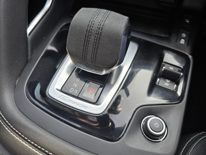 JAGUAR EPACE RDYNAMIC SE BLK D MHEV