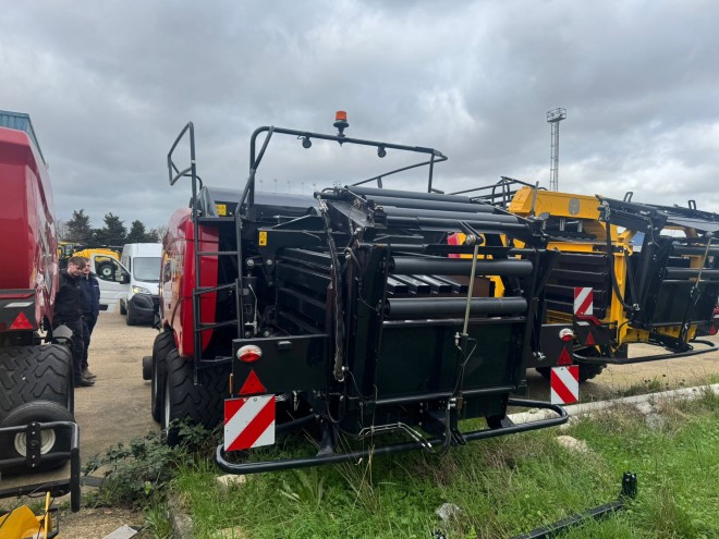 Case IH LB434 XL Baler (120 x 90) Ex Demo Pro Pack inc Suspended steered axle