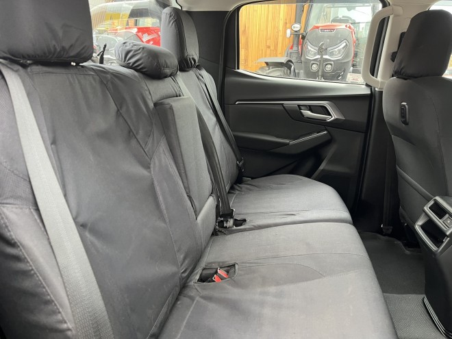 Isuzu D-max 1.9 DL20 Double Cab 4x4 Auto Onyx Black