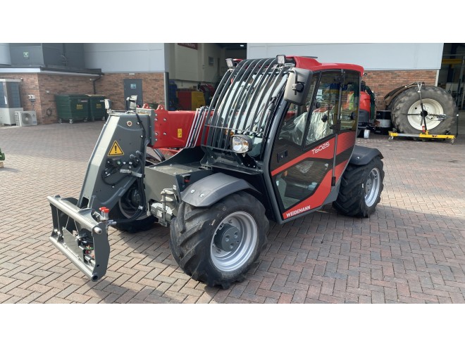 Weidemann T6025 C/W Euro headstock and pallet tines