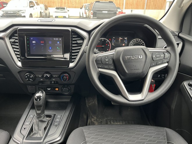 Isuzu D-max 1.9 DL20 Double Cab 4x4 Auto Onyx Black