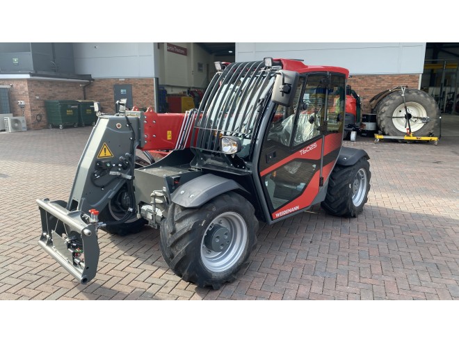 Weidemann T6025 C/W Euro headstock and pallet tines