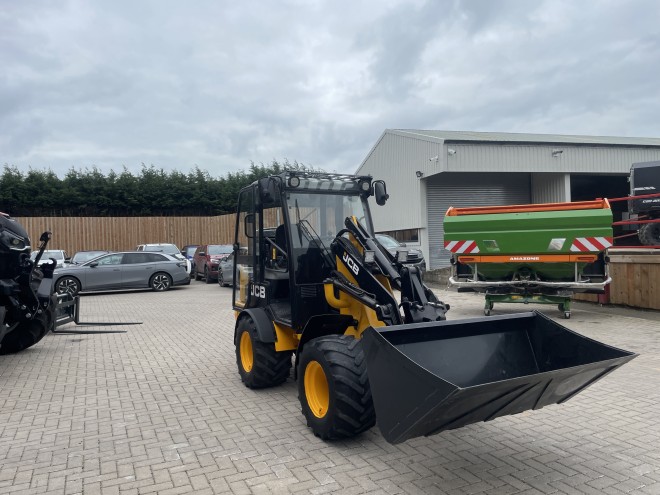 JCB 403 Plus