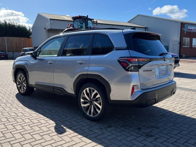 Subaru Forester 2.0i e-Boxer Touring