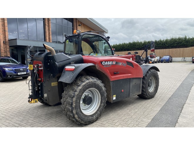 Case IH Farmlift 742 C/W Pin and Cone headstock