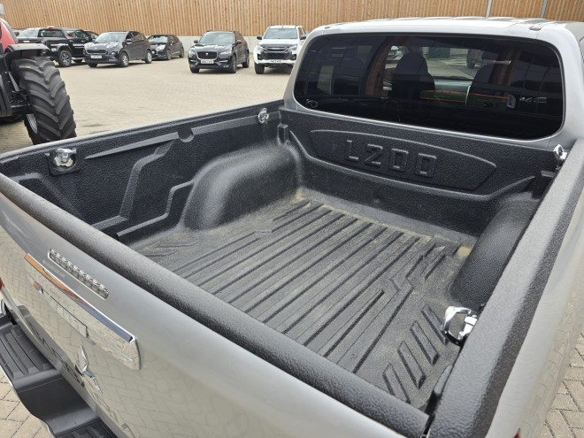 Mitsubishi L200 Barbarian X Double Cab DI-D 150 4WD Auto