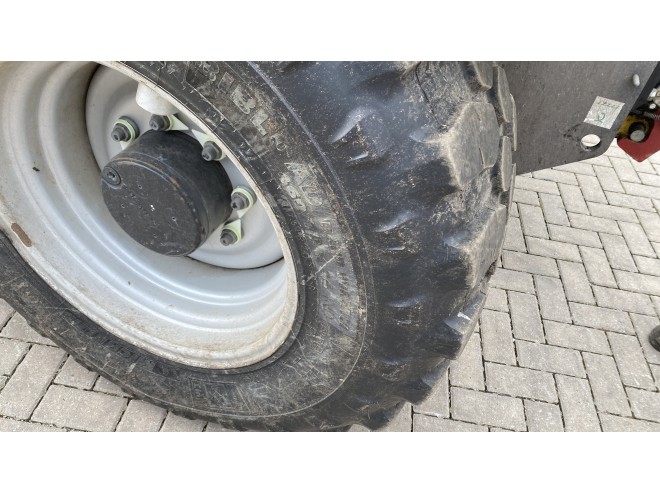 Case IH Farmlift 742 C/W Pin and Cone headstock