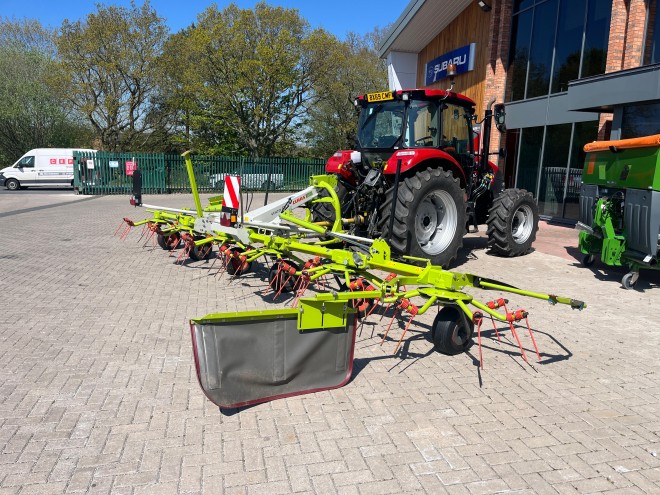 Claas Volto 800 Tedder