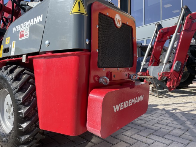 Weidemann 1140 C/W Bucket and Pallet forks